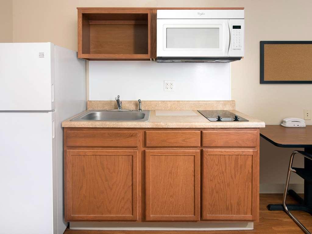Extended Stay America Select Suites - Wichita - South الغرفة الصورة